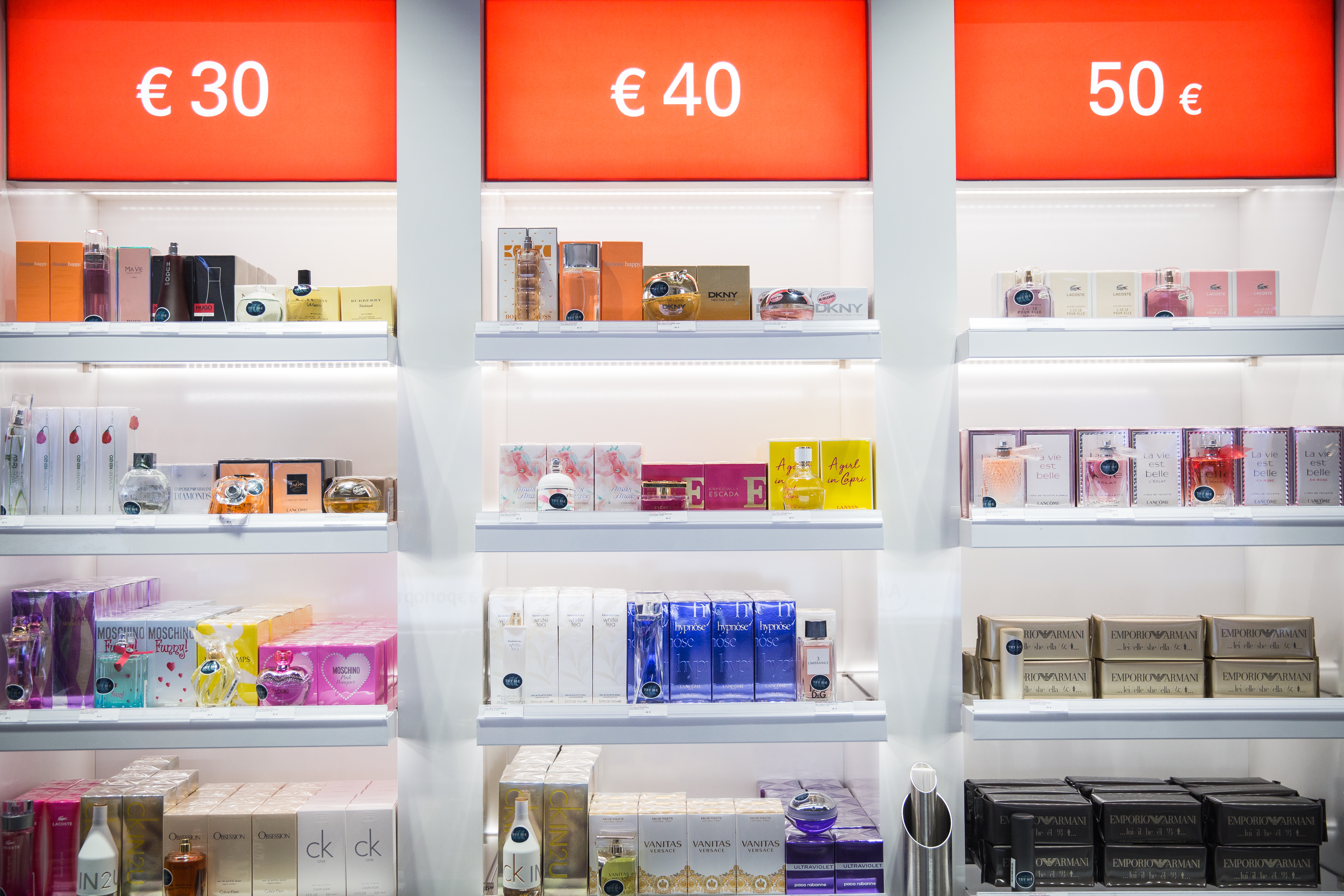 Парфюмерия в Heinemann Duty Free